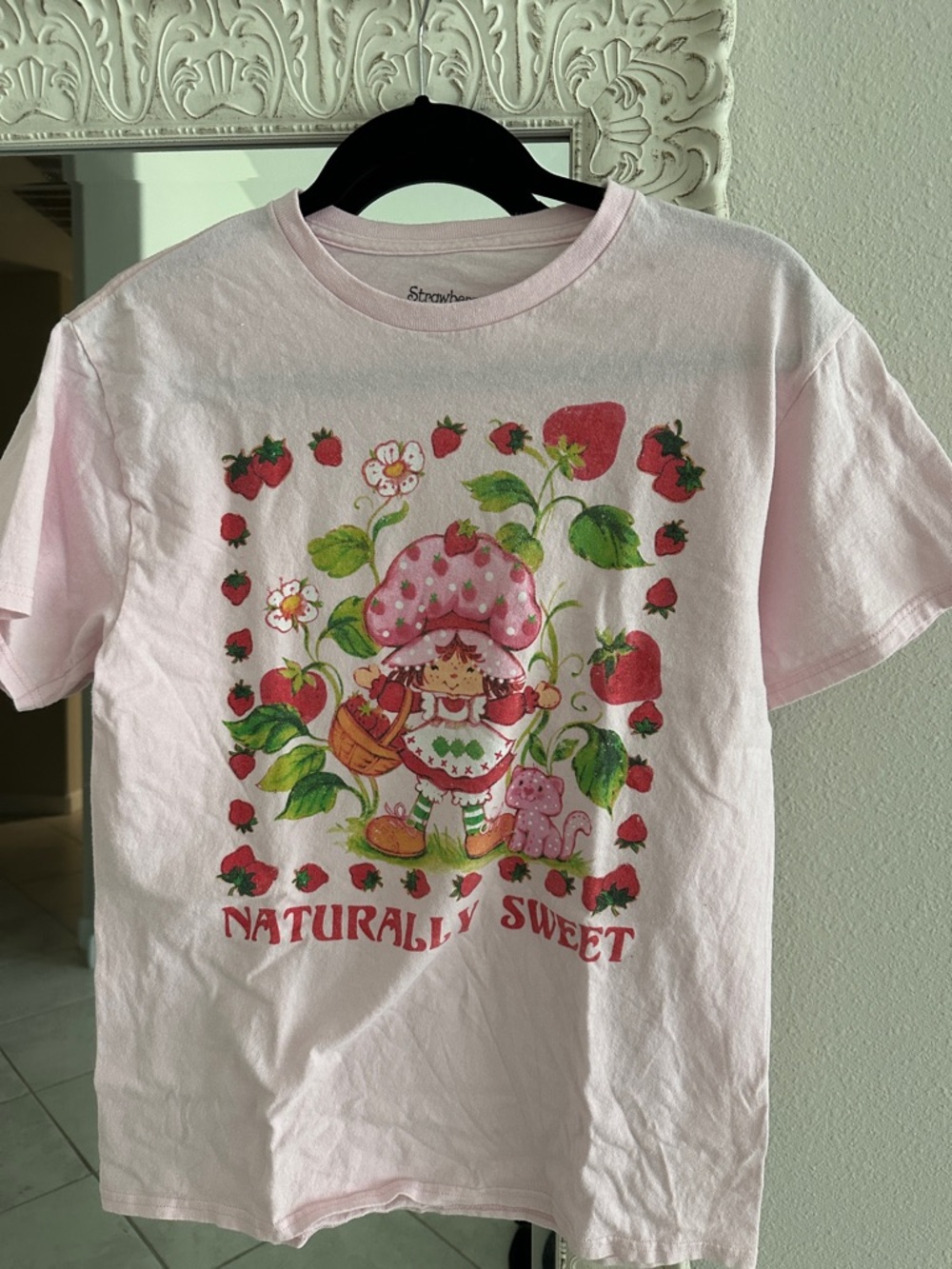 Strawberry Graphic Short Sleeve Tee - Pink by